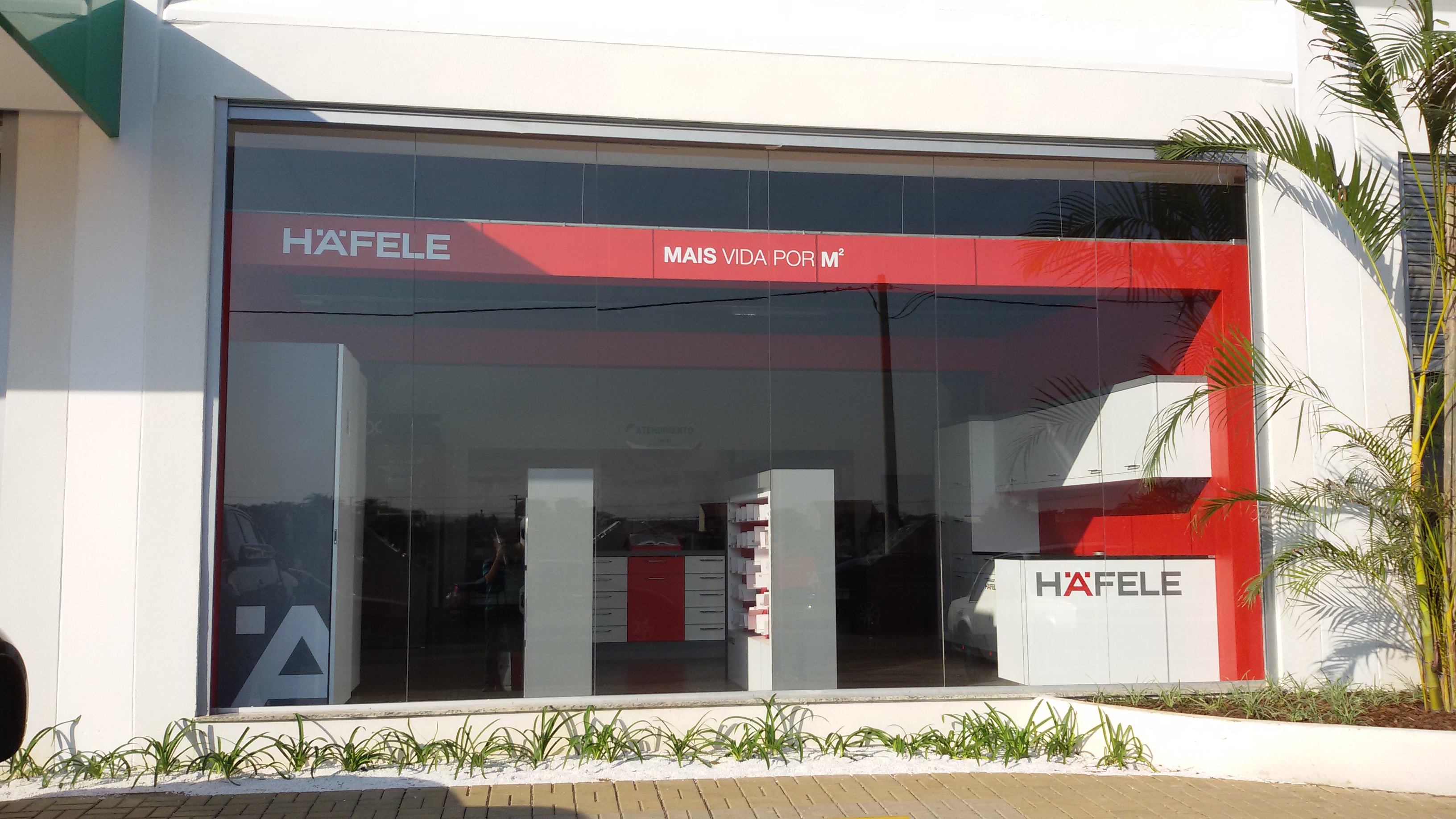 A nova loja da GMAD, em Americana, SP, recebe o primeiro Showroom Premium da Häfele Brasil.